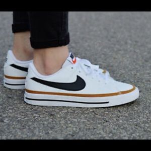Nike Court Legacy